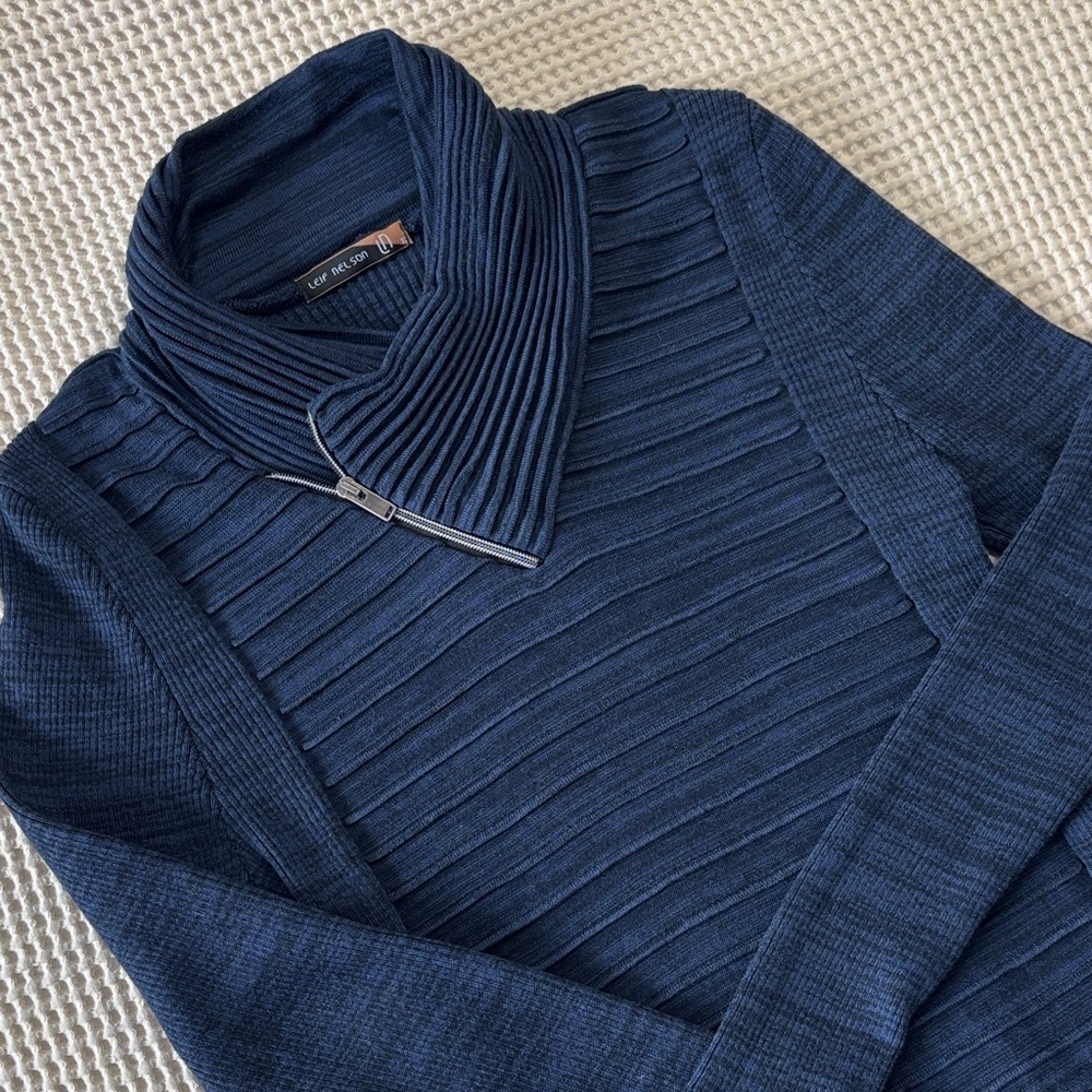 Men's Navy Blue Zip Up Sweater